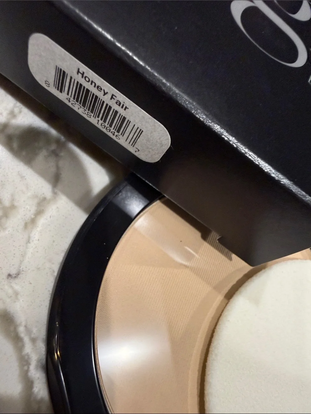 Glo Skin Beauty Compact Pressed Powder -with Black Case - Honey Fair